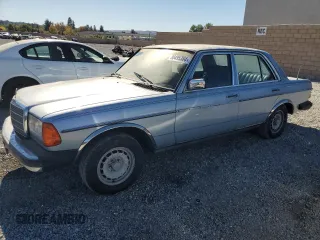 1983 Mercedes-Benz 300 with VIN WDBAB33AXDB020060, listed as a Copart auction lot 80495384 with 151,330 mi miles and Clean Title. Bid and sale history available at carsss.com. Image 1.