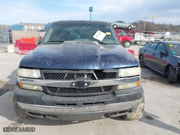 2002 Chevrolet Silverado 2500HD LS with VIN 1GCHK23U72F135032, listed as a IAAI auction lot 41674140 with NaN miles. Bid and sale history available at carsss.com. Image 12.