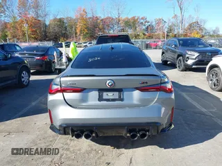 2023 BMW M4 Competition xDrive с VIN WBS43AZ01PCM48086, выставлен на аукционе IAAI как лот 40899240 с пробегом 9 597 миль миль и . История ставок и продаж доступна на DreamBid. Изображение 17.