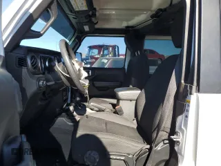 2020 Jeep Wrangler Sport S с VIN 1C4GJXAG4LW140067, выставлен на аукционе Copart как лот 89398295 с пробегом 34 651 миль миль и Списание • Salvage title. История ставок и продаж доступна на DreamBid. Изображение 7.