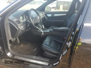 2008 Mercedes-Benz C 300 Sport z VIN WDDGF54XX8F038545, wystawiony jako Copart lot #56676185 z przebiegiem 203 493 mil mil oraz Szkoda całkowita • Salvage title. Historia ofert i sprzedaży dostępna na DreamBid. Obrazek 7.