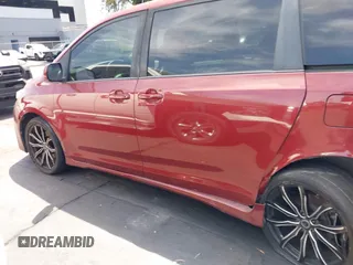 2019 Toyota Sienna LE Auto Access Seat z VIN 5TDKZ3DC6KS966678, wystawiony jako IAAI lot #42327837 z przebiegiem 74 153 mil mil oraz . Historia ofert i sprzedaży dostępna na DreamBid. Obrazek 14.