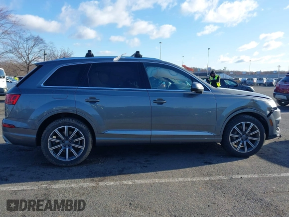 2017 Audi Q7 Premium Plus z VIN WA1LAAF78HD050275, wystawiony jako IAAI lot #41857583 z przebiegiem 68 612 mil mil oraz . Historia ofert i sprzedaży dostępna na DreamBid. Obrazek 13.