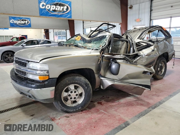 2001 Chevrolet Suburban LT with VIN 3GNFK16T01G190138, listed as a Copart auction lot 70755584 with 0 mi miles and Salvage Title. Bid and sale history available at carsss.com. Image 1.