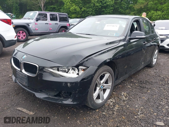 2013 BMW 3 Series 328i xDrive с VIN WBA3B5G59DNS05019, выставлен на аукционе IAAI как лот 42374671 с пробегом 144 097 миль миль и . История ставок и продаж доступна на DreamBid. Изображение 6.