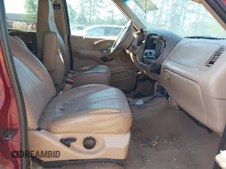 1998 Ford Expedition XLT with VIN 1FMRU17L9WLC05627, listed as a IAAI auction lot 41945826 with 179,003 mi miles. Bid and sale history available at carsss.com. Image 5.
