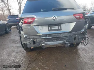 2021 Volkswagen Tiguan S with VIN 3VV1B7AX9MM075450, listed as a IAAI auction lot 41509295 with 69,097 mi miles. Bid and sale history available at carsss.com. Image 6.