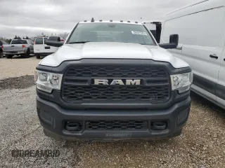 2020 Ram 3500 Tradesman with VIN 3C63RRGL1LG176635, listed as a Copart auction lot 42258635 with 228,807 mi miles and Clean Title. Bid and sale history available at carsss.com. Image 5.