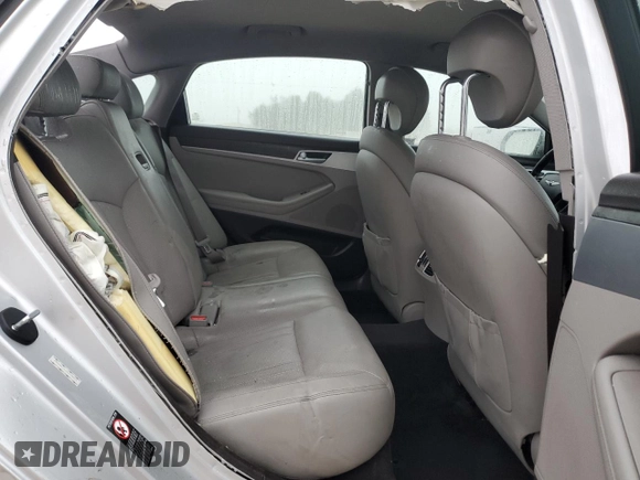 2017 Genesis G80 3.8L z VIN KMHGN4JE1HU175973, wystawiony jako Copart lot #55889575 z przebiegiem 106 543 mil mil oraz Szkoda całkowita • Salvage title. Historia ofert i sprzedaży dostępna na DreamBid. Obrazek 10.