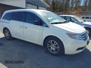2011 Honda Odyssey EX with VIN 5FNRL5H46BB024892, listed as a IAAI auction lot 41752663 with 137,681 mi miles. Bid and sale history available at carsss.com. Image 1.