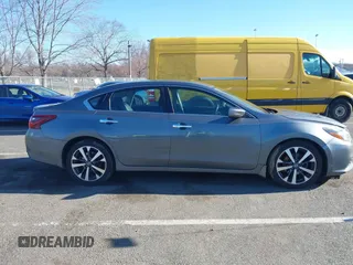 2017 Nissan Altima SR with VIN 1N4AL3AP1HC489534, listed as a IAAI auction lot 41811710 with 84,756 mi miles and . Bid and sale history available at carsss.com. Image 13.
