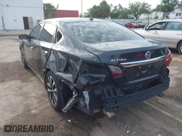 2018 Nissan Altima SR with VIN 1N4AL3AP5JC255662, listed as a IAAI auction lot 42229232 with 171,399 mi miles and . Bid and sale history available at carsss.com. Image 3.