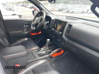 2024 Nissan Frontier Pro-4X z VIN 1N6ED1EK0RN644461, wystawiony jako IAAI lot #42618837 z przebiegiem 18 179 mil mil oraz . Historia ofert i sprzedaży dostępna na DreamBid. Obrazek 5.