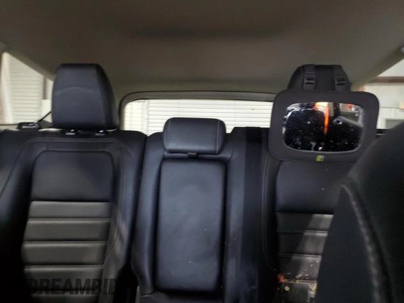 2019 Ford Escape Titanium z VIN 1FMCU9J97KUA85865, wystawiony jako Copart lot #56643135 z przebiegiem Nie podano mil oraz Szkoda całkowita • Salvage title. Historia ofert i sprzedaży dostępna na DreamBid. Obrazek 10.