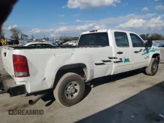 2008 GMC Sierra 2500HD SLT with VIN 1GTHK23628F219110, listed as a Copart auction lot 44631605 with 363,635 mi miles and Clean title. Bid and sale history available at DreamBid. Image 3.