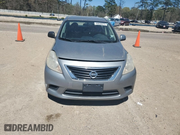2014 Nissan Versa SV with VIN 3N1CN7AP4EL835230, listed as a Copart auction lot 49030075 with 189,146 mi miles and Salvage Title. Bid and sale history available at DreamBid. Image 5.