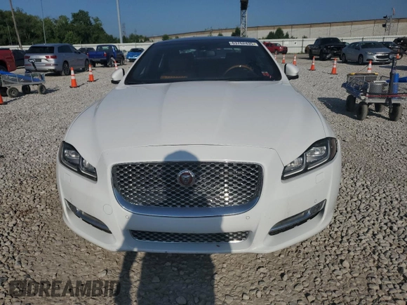 2017 Jaguar XJ Portfolio с VIN SAJWJ2GD3H8W07844, выставлен на аукционе Copart как лот 63762435 с пробегом Не указан миль и Чистый • Clean title. История ставок и продаж доступна на DreamBid. Изображение 5.