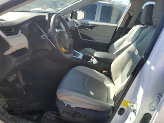 2019 Toyota RAV4 XLE Premium with VIN 2T3A1RFV5KW042879, listed as a Copart auction lot 46245415 with 92,238 mi miles and Salvage Title. Bid and sale history available at carsss.com. Image 7.