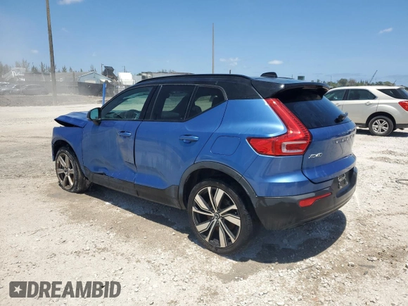 2021 Volvo XC40 z VIN YV4ED3UR2M2558167, wystawiony jako Copart lot #55854265 z przebiegiem 39 601 mil mil oraz Czysty tytuł • Clean title. Historia ofert i sprzedaży dostępna na DreamBid. Obrazek 2.
