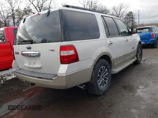 2008 Ford Expedition Eddie Bauer z VIN 1FMFU17508LA48514, wystawiony jako IAAI lot #41800982 z przebiegiem 180 038 mil mil oraz . Historia ofert i sprzedaży dostępna na DreamBid. Obrazek 4.