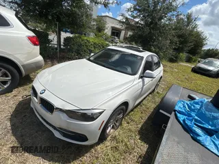 2013 BMW 3 Series 328i с VIN WBA3C1G52DNR44674, выставлен на аукционе Copart как лот 65596255 с пробегом Не указан миль и Чистый • Clean title. История ставок и продаж доступна на DreamBid. Изображение 2.