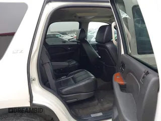 2008 Chevrolet Tahoe LTZ z VIN 1GNFK13018R177922, wystawiony jako IAAI lot #41526809 z przebiegiem 226 636 mil mil oraz . Historia ofert i sprzedaży dostępna na DreamBid. Obrazek 8.