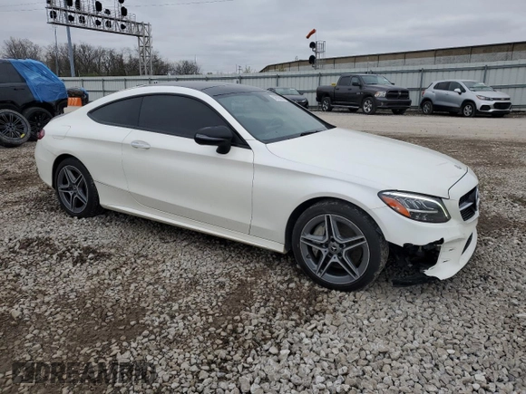 2019 Mercedes-Benz C 300 with VIN WDDWJ8EB6KF843271, listed as a Copart auction lot 52923985 with 139,948 mi miles and Clean Title. Bid and sale history available at DreamBid. Image 4.