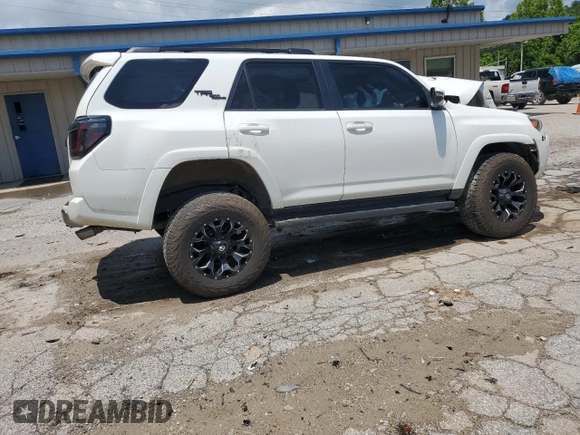 2021 Toyota 4Runner TRD Off Road Premium with VIN JTERU5JR3M5860985, listed as a Copart auction lot 61002155 with Not provided miles and Salvage title. Bid and sale history available at DreamBid. Image 3.