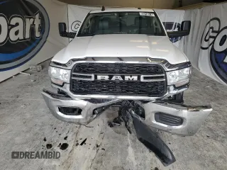 2020 Ram 2500 Tradesman z VIN 3C6UR5HJ1LG111844, wystawiony jako Copart lot #52604845 z przebiegiem 228 392 mil mil oraz Szkoda całkowita • Salvage title. Historia ofert i sprzedaży dostępna na DreamBid. Obrazek 5.