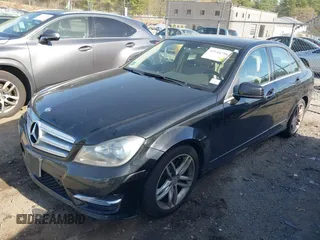 2013 Mercedes-Benz C 300 Sport z VIN WDDGF8AB2DR287909, wystawiony jako IAAI lot #42144796 z przebiegiem 171 534 mil mil oraz . Historia ofert i sprzedaży dostępna na DreamBid. Obrazek 18.