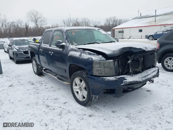 2007 Chevrolet Silverado 1500 LTZ with VIN 2GCEK13M771535698, listed as a IAAI auction lot 41295982 with 216,232 mi miles. Bid and sale history available at carsss.com. Image 1.