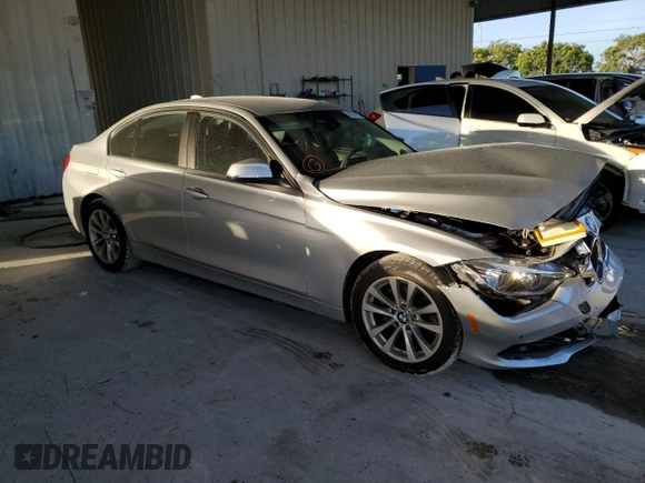 2018 BMW 3 Series 320i z VIN WBA8A9C53JAH13580, wystawiony jako Copart lot #74579773 z przebiegiem 26 828 mil mil oraz Nie do naprawy • Non repairable. Historia ofert i sprzedaży dostępna na DreamBid. Obrazek 4.
