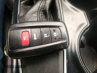 2018 Toyota Camry LE z VIN 4T1B11HKXJU652275, wystawiony jako IAAI lot #42245625 z przebiegiem 49 596 mil mil oraz . Historia ofert i sprzedaży dostępna na DreamBid. Obrazek 11.