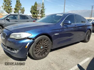 2013 BMW 5 Series 528i xDrive with VIN WBAXH5C55DD106595, listed as a Copart auction lot 53153275 with 197,755 mi miles and Salvage Title. Bid and sale history available at carsss.com. Image 1.