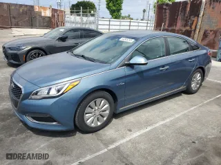 2016 Hyundai Sonata Hybrid SE with VIN KMHE24L10GA035696, listed as a Copart auction lot 54545245 with 89,920 mi miles and Clean Title. Bid and sale history available at carsss.com. Image 1.