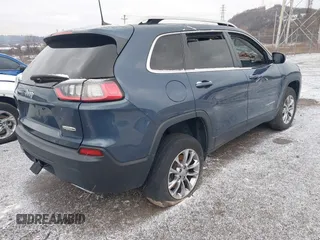 2021 Jeep Cherokee Latitude Lux z VIN 1C4PJMMX7MD201810, wystawiony jako IAAI lot #41235714 z przebiegiem 52 327 mil mil oraz . Historia ofert i sprzedaży dostępna na DreamBid. Obrazek 4.