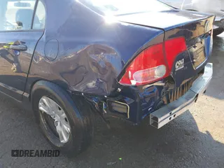 2006 Honda Civic z VIN 1HGFA15296L051321, wystawiony jako IAAI lot #41763355 z przebiegiem 279 322 mil mil oraz . Historia ofert i sprzedaży dostępna na DreamBid. Obrazek 6.