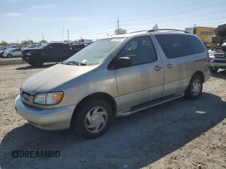 2000 Toyota Sienna LE with VIN 4T3ZF13C1YU186009, listed as a Copart auction lot 53212655 with 229,232 mi miles and Clean title. Bid and sale history available at DreamBid. Image 1.