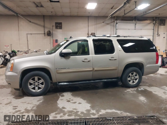2007 GMC Yukon XL SLT with VIN 1GKFK163X7J225868, listed as a IAAI auction lot 41549662 with 169,395 mi miles. Bid and sale history available at carsss.com. Image 12.