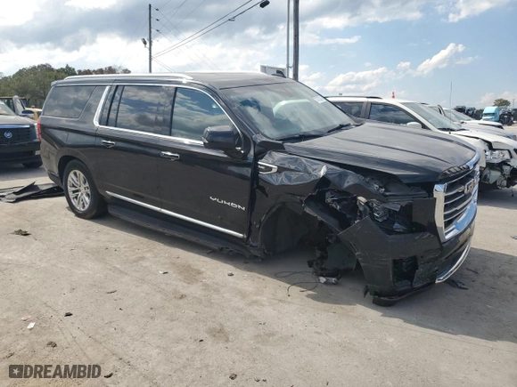 2022 GMC Yukon XL SLT with VIN 1GKS2GKDXNR298754, listed as a Copart auction lot 74757024 with 32,327 mi miles and Clean Title. Bid and sale history available at carsss.com. Image 4.