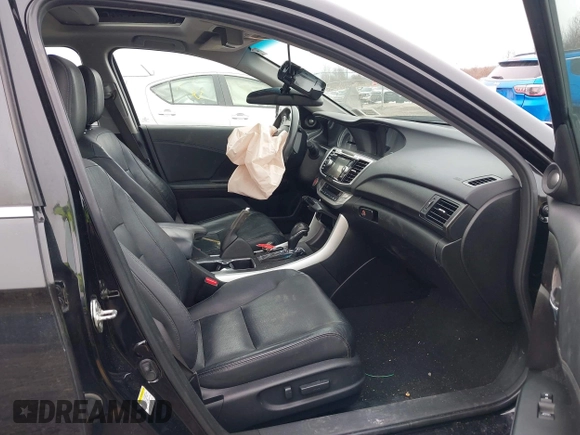 2013 Honda Accord Sdn EX-L with VIN 1HGCR2F82DA086652, listed as a IAAI auction lot 41757842 with 104,999 mi miles. Bid and sale history available at carsss.com. Image 5.
