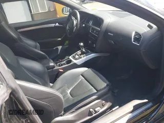 2015 Audi S5 Premium Plus z VIN WAUGGAFR1FA035653, wystawiony jako IAAI lot #42054212 z przebiegiem 133 572 mil mil oraz . Historia ofert i sprzedaży dostępna na DreamBid. Obrazek 5.