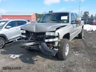 2002 Chevrolet Silverado 2500HD LS with VIN 1GCHK23U62F133501, listed as a IAAI auction lot 41409802 with 94,906 mi miles. Bid and sale history available at carsss.com. Image 6.