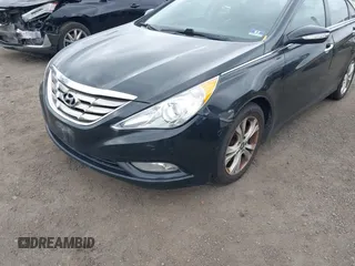 2013 Hyundai Sonata SE with VIN 5NPEC4ACXDH696923, listed as a IAAI auction lot 42088099 with 205,068 mi miles and . Bid and sale history available at carsss.com. Image 6.
