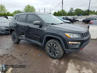 2020 Jeep Compass Trailhawk z VIN 3C4NJDDB6LT127557, wystawiony jako Copart lot #57888245 z przebiegiem 113 836 mil mil oraz Szkoda całkowita • Salvage title. Historia ofert i sprzedaży dostępna na DreamBid. Obrazek 4.