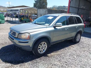2008 Volvo XC90 I6 with VIN YV4CZ982X81462064, listed as a IAAI auction lot 41962290 with 135,921 mi miles. Bid and sale history available at carsss.com. Image 2.