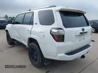 2023 Toyota 4Runner SR5 Premium z VIN JTEFU5JR4P5280720, wystawiony jako IAAI lot #42485671 z przebiegiem 38 785 mil mil oraz . Historia ofert i sprzedaży dostępna na DreamBid. Obrazek 3.