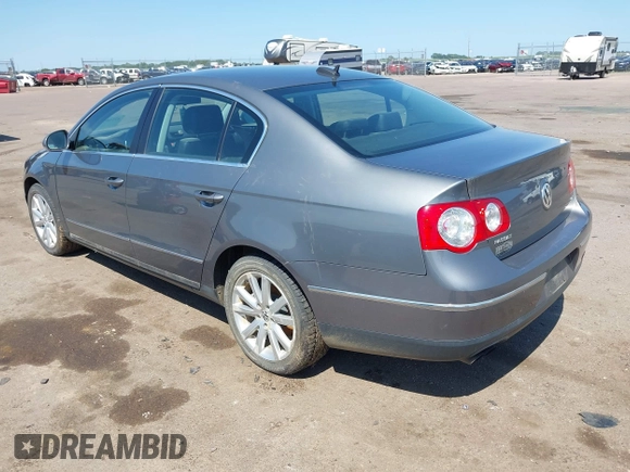 2006 Volkswagen Passat Lux z VIN WVWEK93C66E032649, wystawiony jako IAAI lot #42516172 z przebiegiem 215 070 mil mil oraz . Historia ofert i sprzedaży dostępna na DreamBid. Obrazek 3.