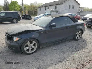 2010 BMW 1 Series 128i z VIN WBAUN1C53AVH82010, wystawiony jako Copart lot #54421635 z przebiegiem 144 714 mil mil oraz Szkoda całkowita • Salvage title. Historia ofert i sprzedaży dostępna na DreamBid. Obrazek 1.