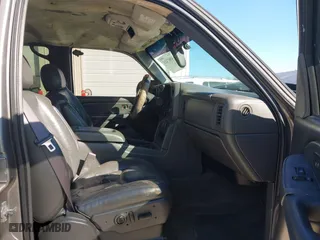 2006 Chevrolet Silverado 1500 LT1 with VIN 2GCEK13T861134800, listed as a IAAI auction lot 41667411 with 286,480 mi miles. Bid and sale history available at carsss.com. Image 5.